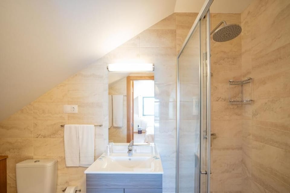 Single Room | In-room safe, desk, free WiFi