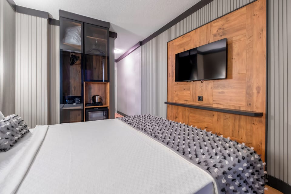 Minibar, soundproofing, free WiFi, bed sheets