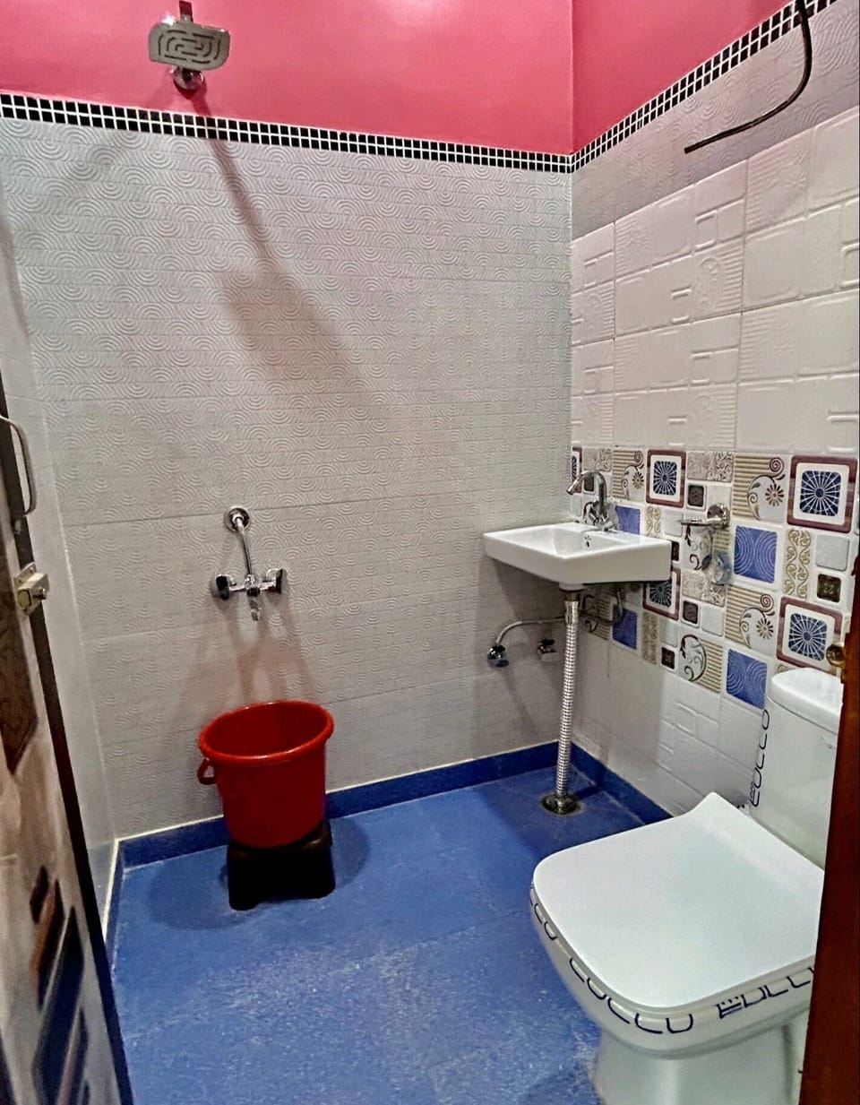 Shower, free toiletries, slippers, towels