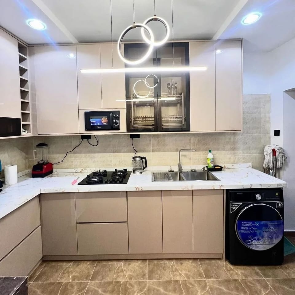 Junior Apartment, Balcony, City View | Private kitchen | Fridge, microwave, oven, stovetop