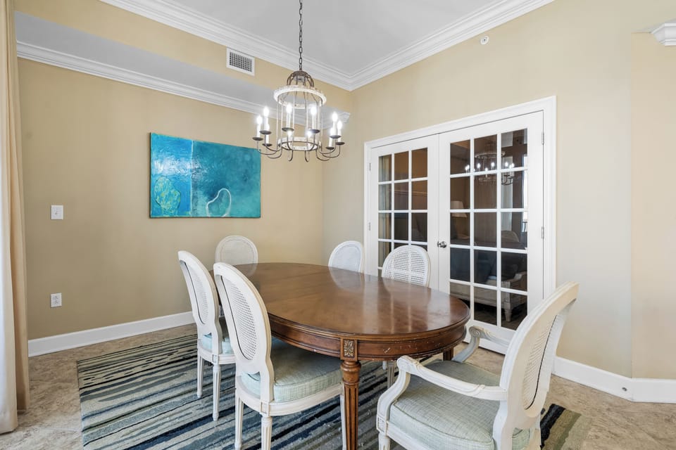 Signature Condo, 3 Bedrooms, Beach View, Beachfront | In-room dining