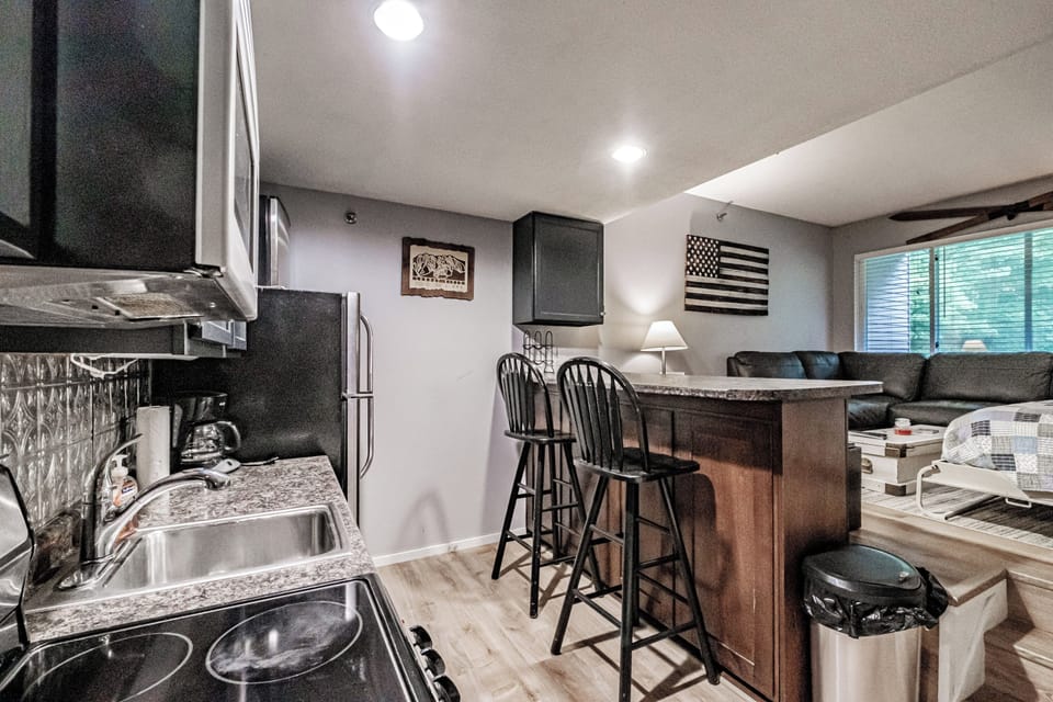Kitchen/dining/living room