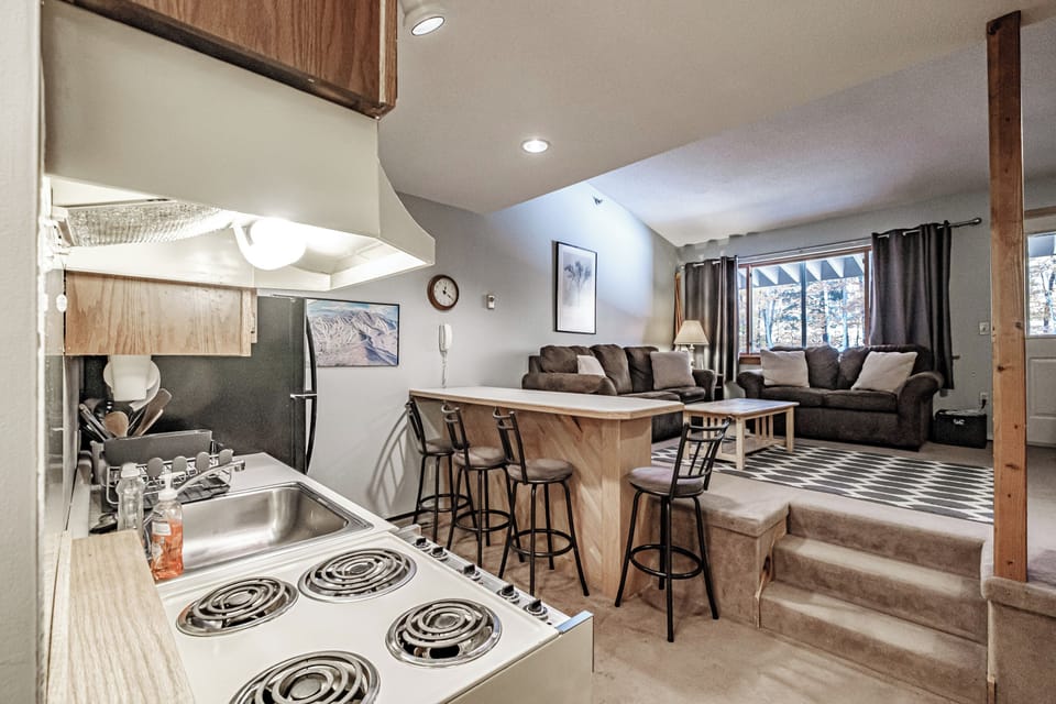 Kitchen/dining/living room