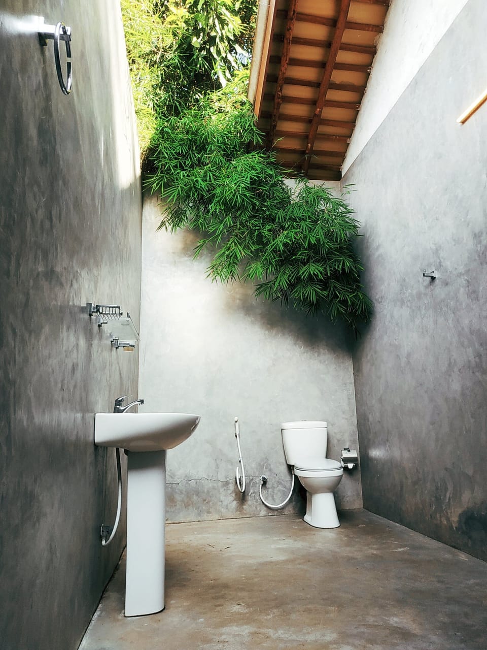 Family Villa, Balcony, Garden View | Bathroom | Shower, free toiletries, hair dryer, towels