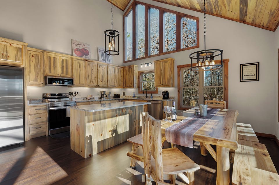 The Peaceful Meadow Cabin- Dining Area/Kitchen