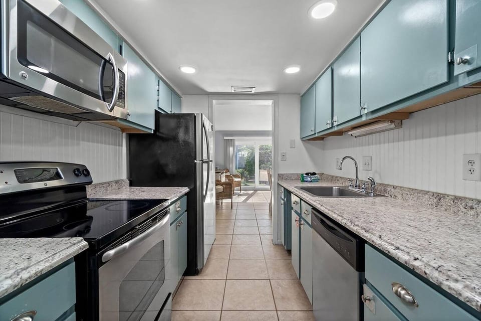 House, Multiple Beds (SouthBay by the Gulf #32 - Destinatio) | Private kitchen | Oven, toaster