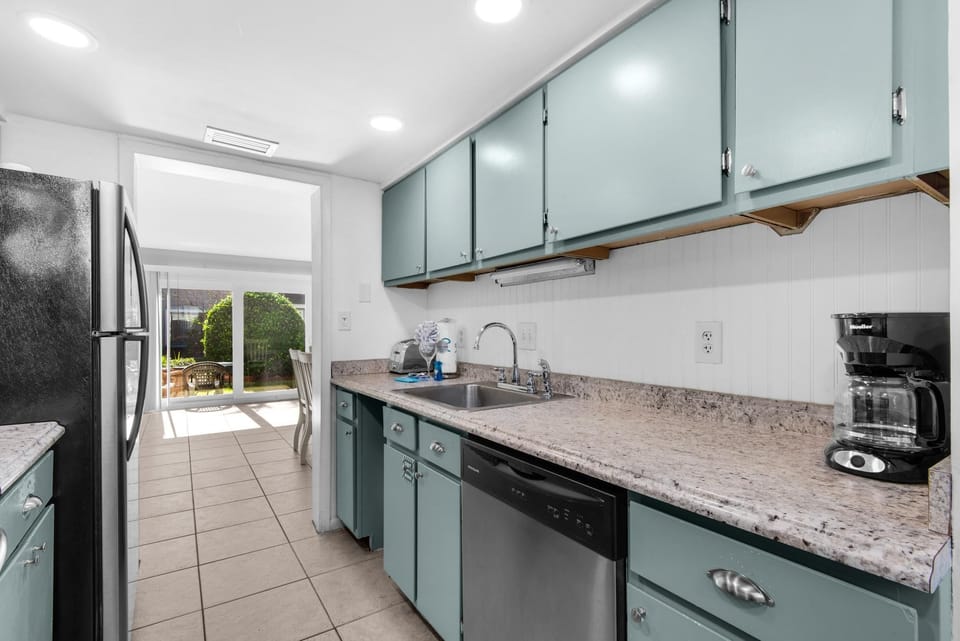 House, Multiple Beds (SouthBay by the Gulf #32 - Destinatio) | Private kitchen | Oven, toaster