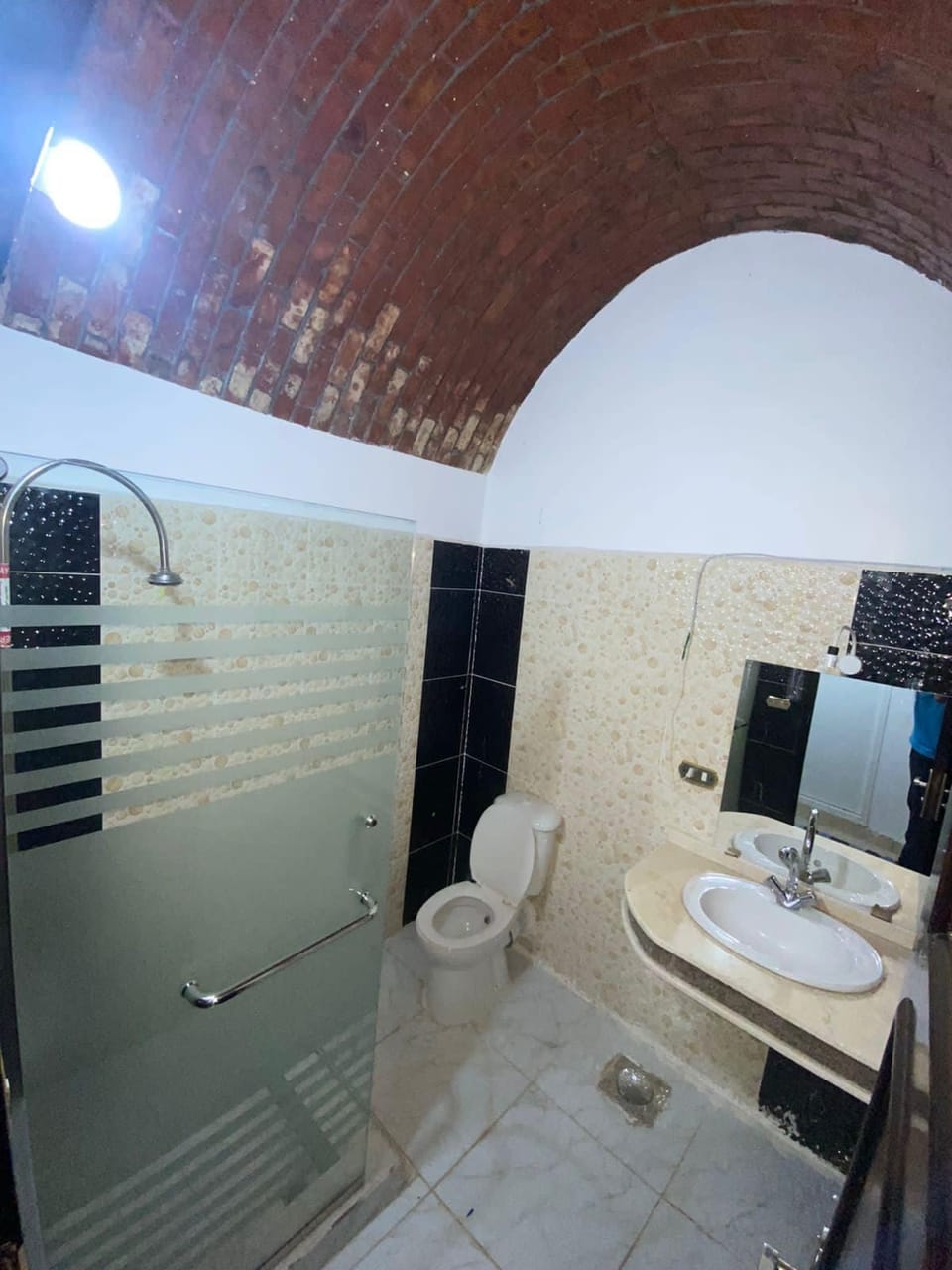 Comfort Double Room | Bathroom | Separate tub and shower, bidet, towels, soap