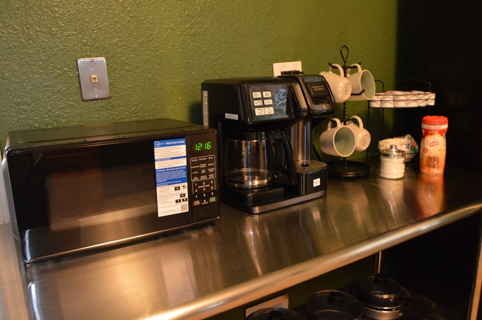 Kitchen. Stove/ Oven. Fridge/Freezer. Washer/ Dryer. Coffee. Toaster. Microwave