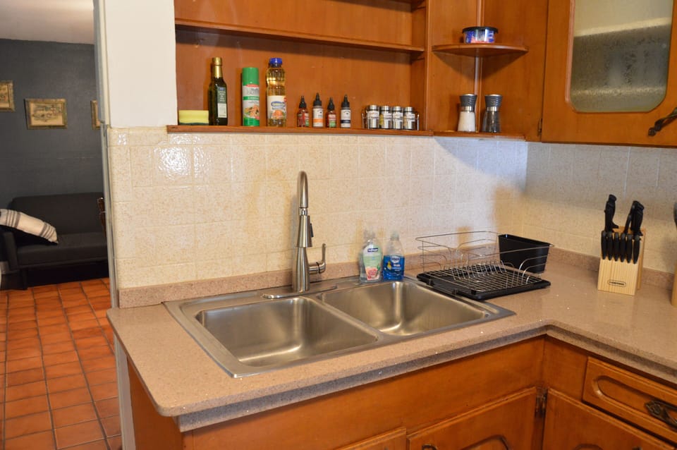Kitchen. Stove/ Oven. Fridge/Freezer. Washer/ Dryer. Coffee. Toaster. Microwave