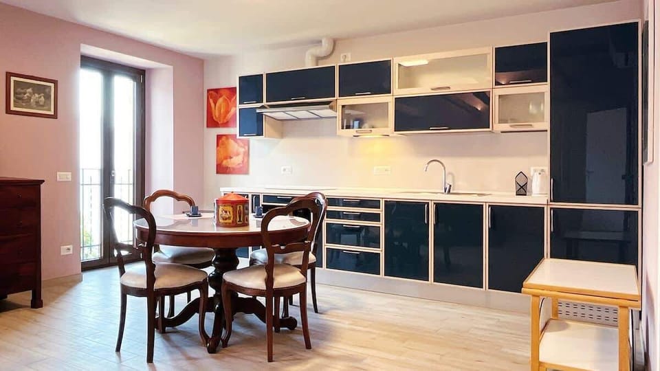 Very spacious kitchen with dining table