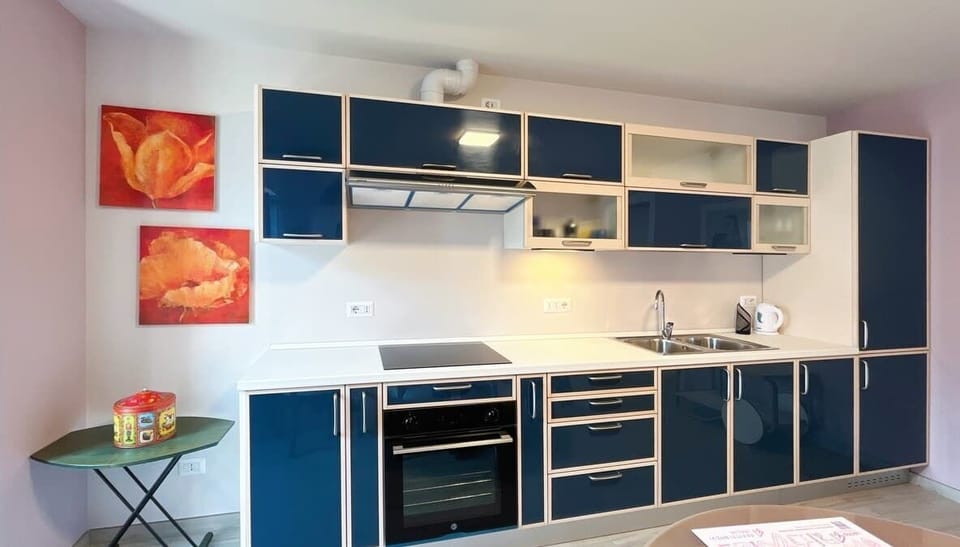 Spacious kitchen complete with all appliances