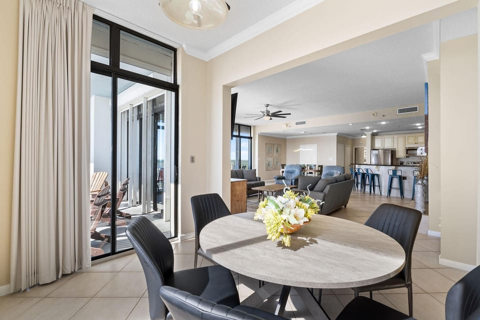 Condo, Multiple Beds (Summerchase Penthouse 4) | Interior