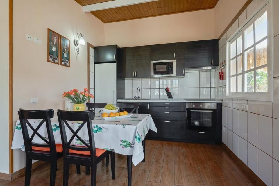 Family House, Mountain View | Private kitchen | Electric kettle
