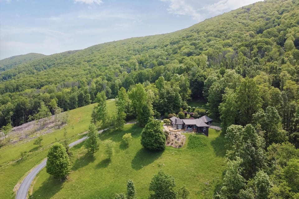 Vista Escote is perched at the top of the mountain