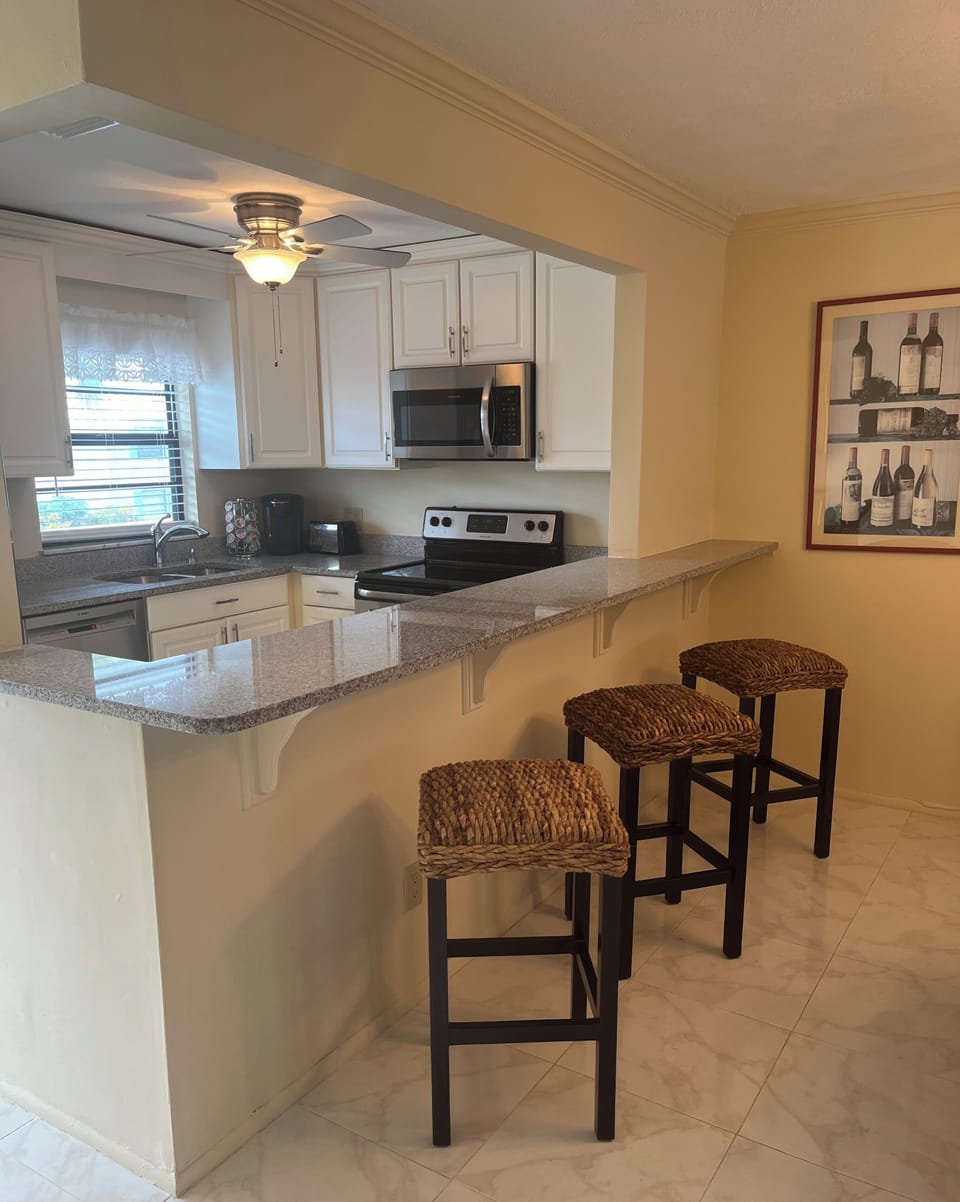 Counter top area for quick meals