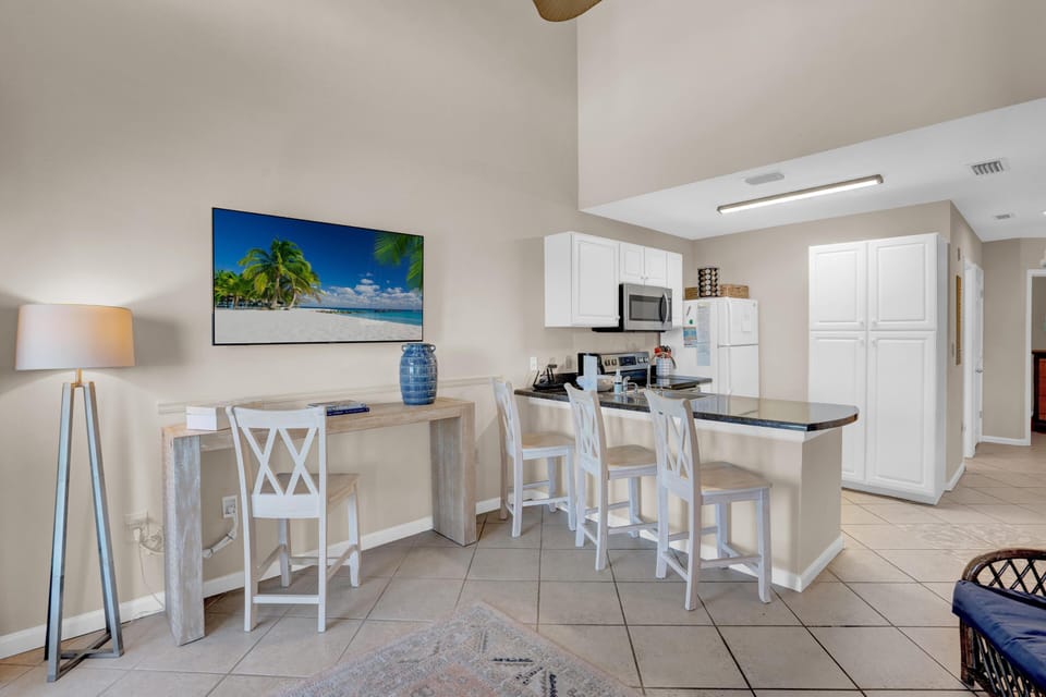 Condo, Multiple Beds (Grand Caribbean 422) | Private kitchen | Oven