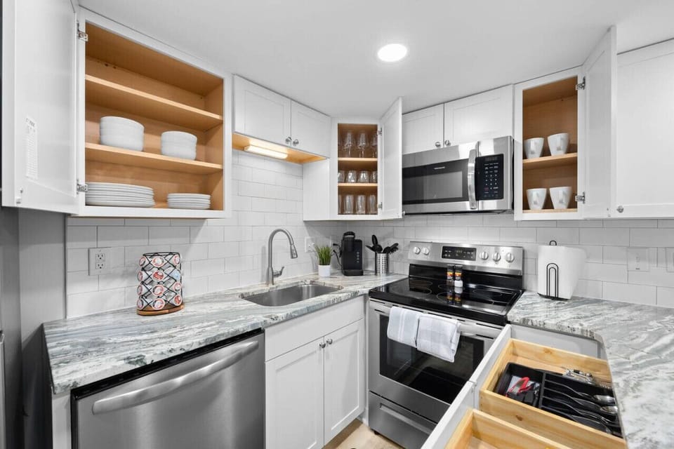 At Away & Stay, your experience is top priority and that`s why we fully stock the kitchen for you