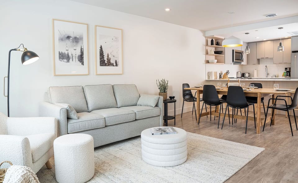 Comfort Condo, Balcony, Mountain View | Living area | Flat-screen TV