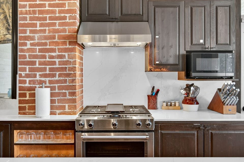 Full Kitchen