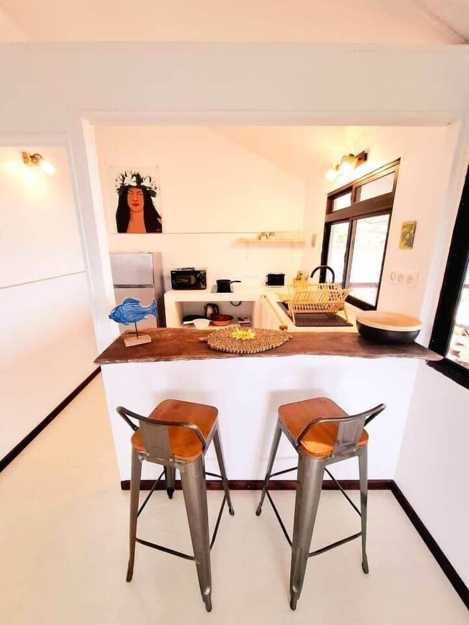 Le bar en bois local pour préparer ses cocktails!