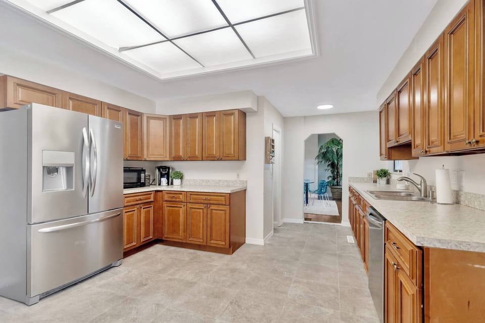 Cook up a storm in our spacious kitchen, with ample room to move around and create delicious meals, featuring sleek modern design and the latest appliances.