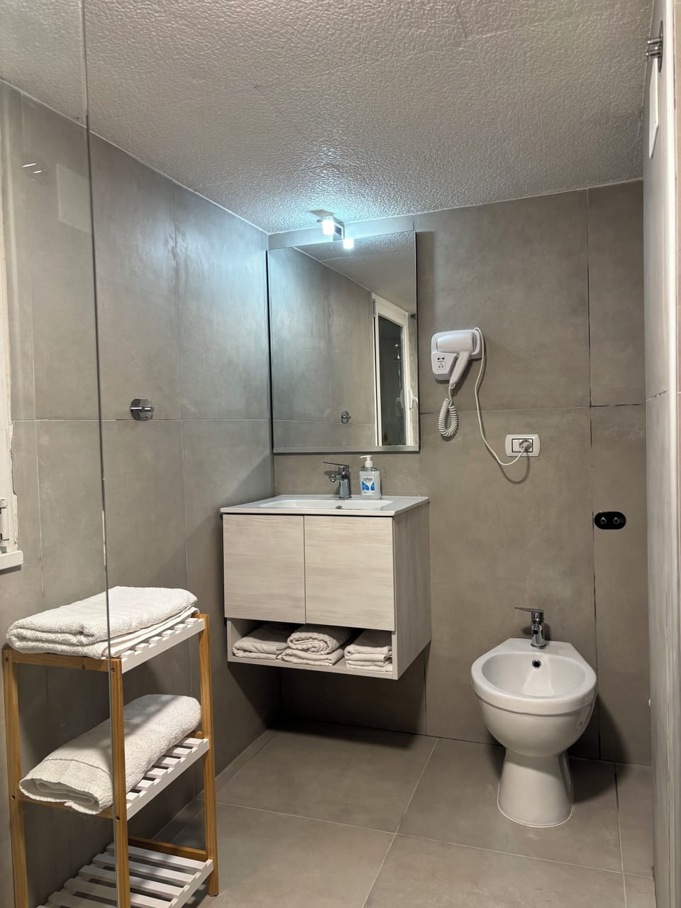 Family Studio | Minibar, blackout drapes, iron/ironing board, free WiFi
