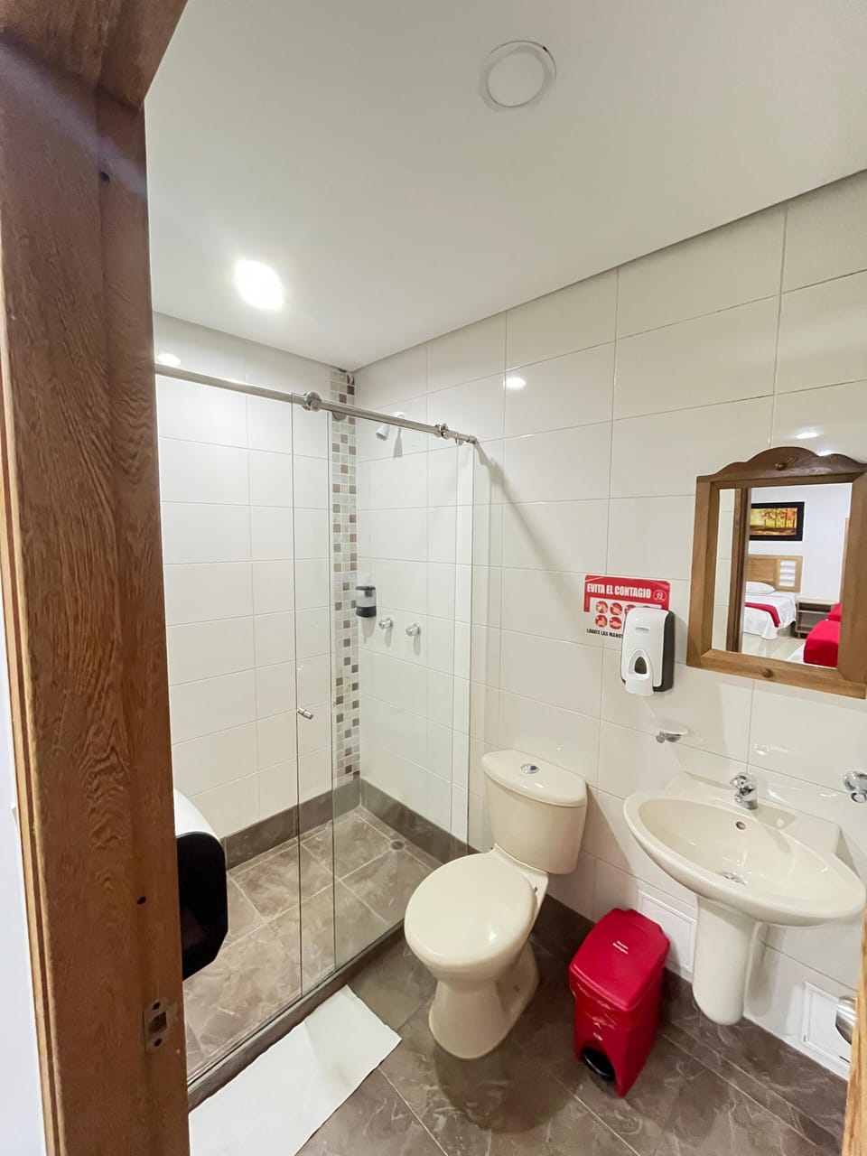 Triple Room | Bathroom | Shower, bidet, towels, soap