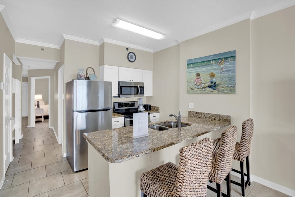 Condo, 1 Queen Bed with Sofa bed (Tradewinds 1303) | Private kitchen | Oven