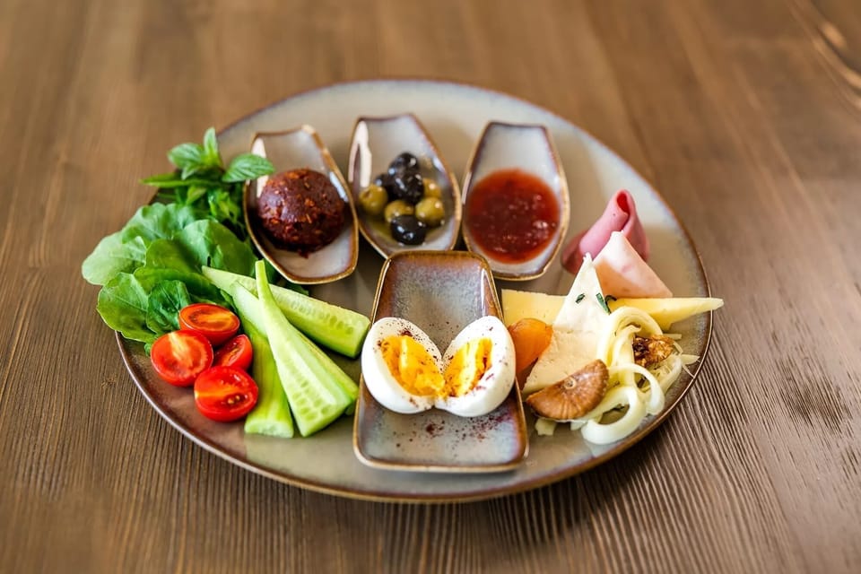 Free daily on-the-go breakfast