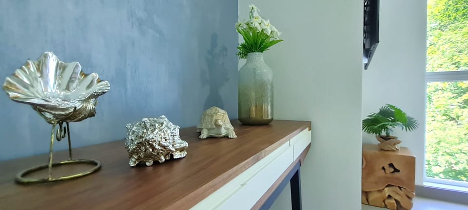Details that add warmth to the ambiance.