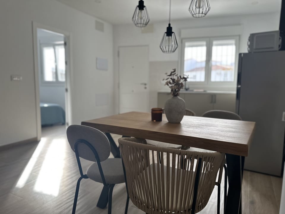 Kitchen or kitchenette,Dining area