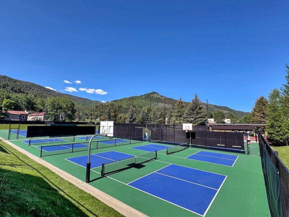 EagleVail Pickleball Courts - Small Daily Fee
