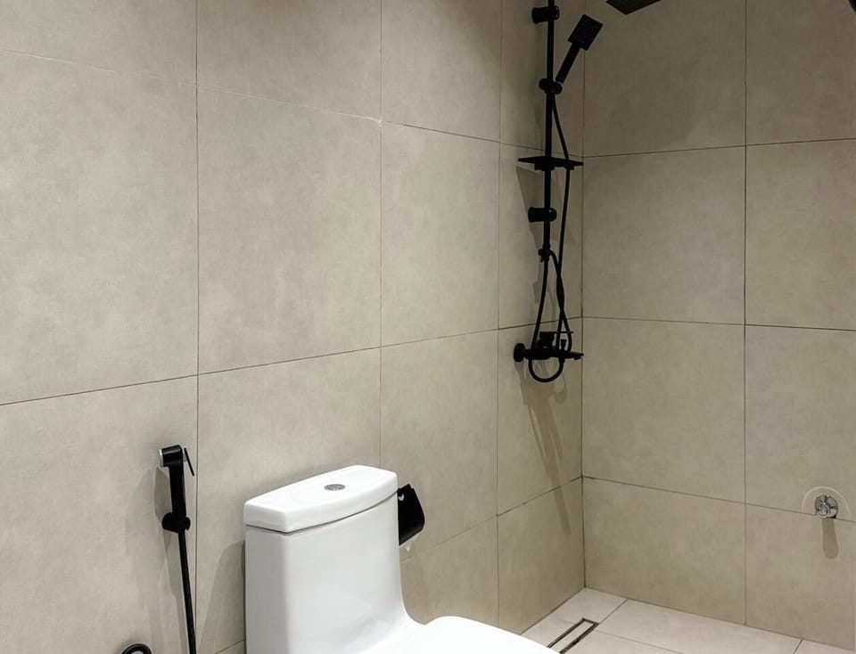 Economy Studio | Bathroom | Slippers, towels, soap, shampoo