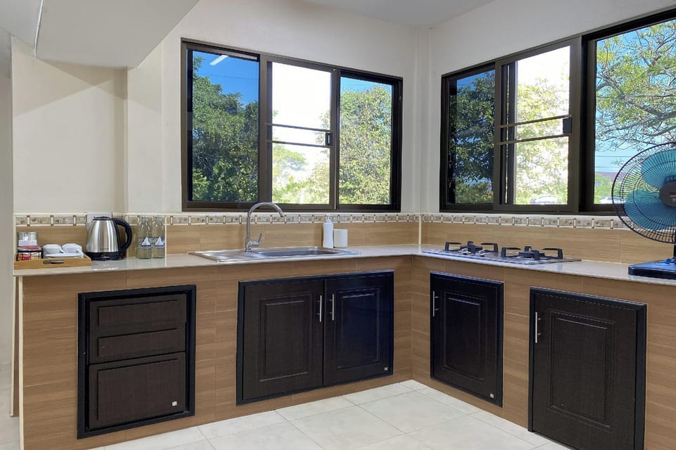 Deluxe Villa, 1 Bedroom | 1 bedroom, minibar, desk, soundproofing
