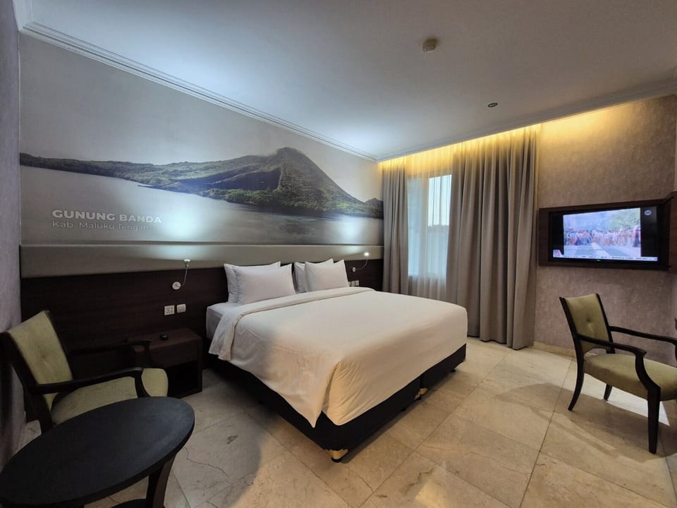 Standard Double Room | Desk, laptop workspace, blackout drapes, soundproofing