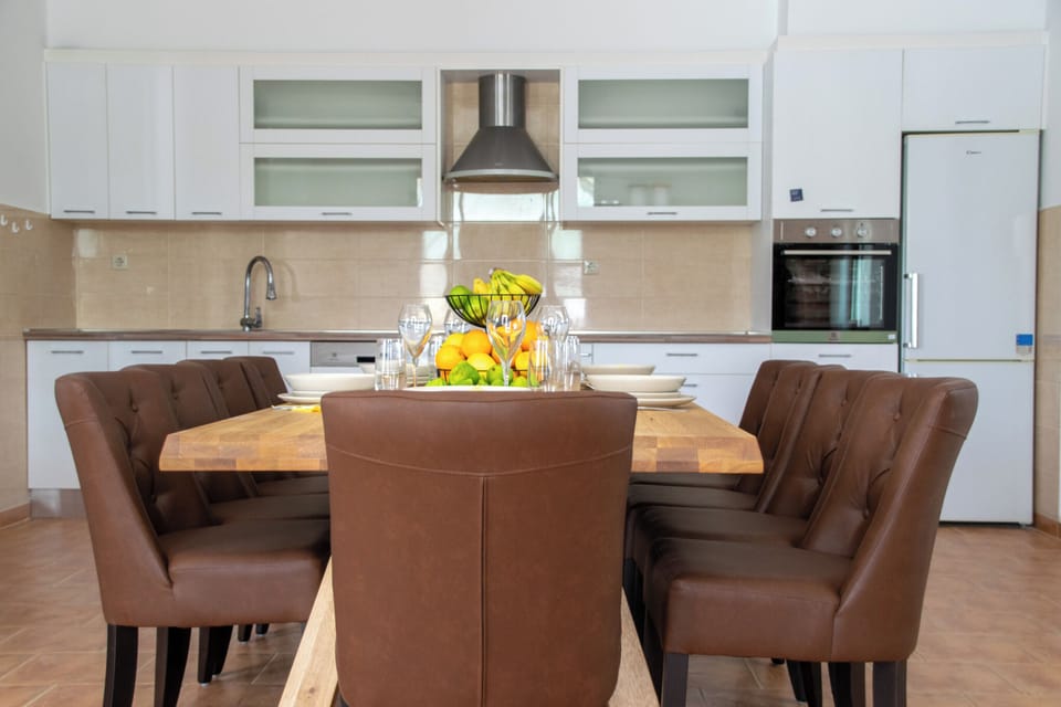 Family Villa, Private Pool, Garden View | Dining room