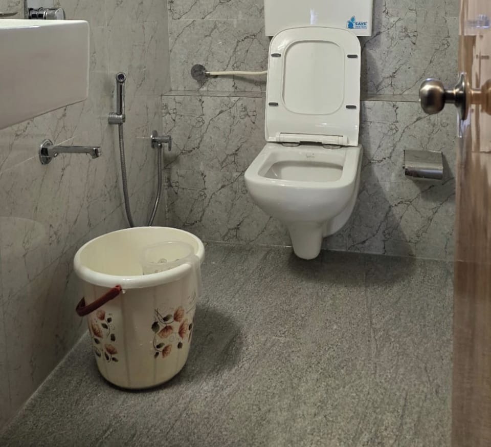 Classy Ac Dormitory Bed and Breakfast in Mumbai