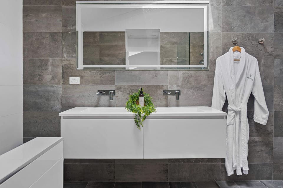 Ensuite