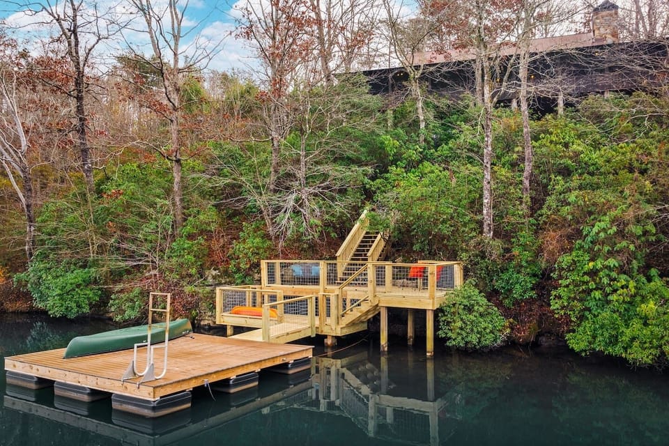 Lahusage Landing – Riverfront home with a private dock, kayak, and canoe.