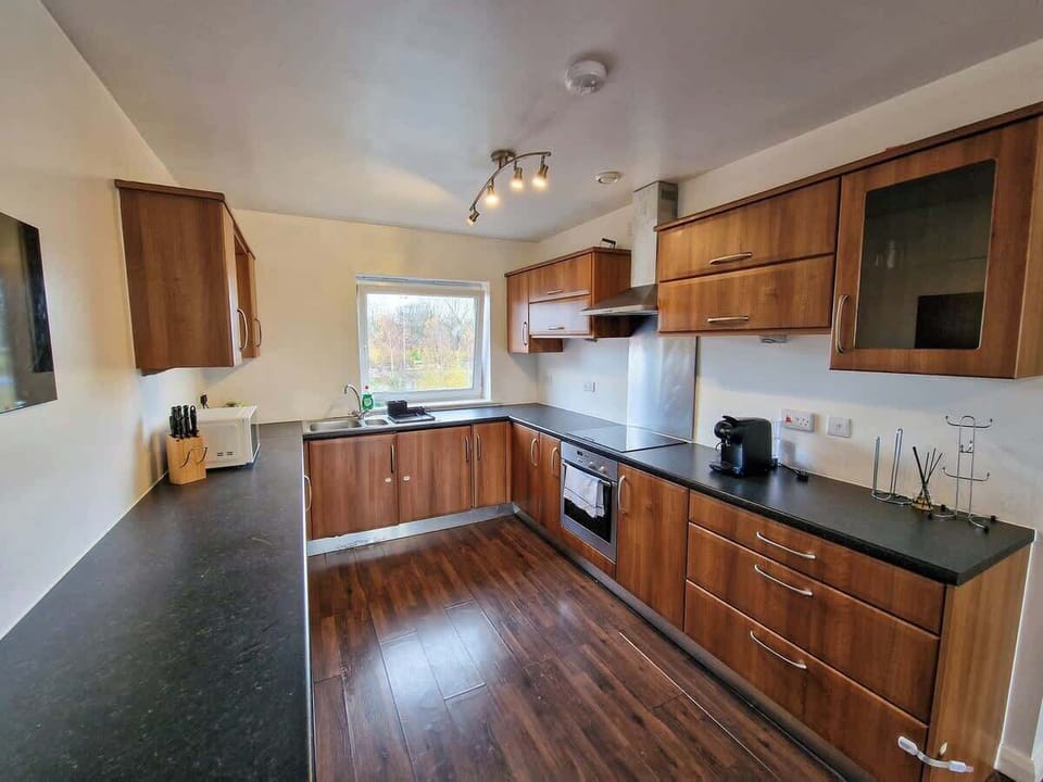 A modern, spacious kitchen where cooking feels like a breeze.
