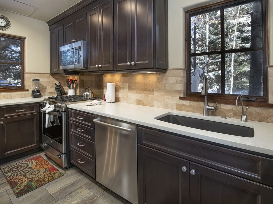 House, 4 Bedrooms | Private kitchen | Fridge, oven, coffee/tea maker, toaster