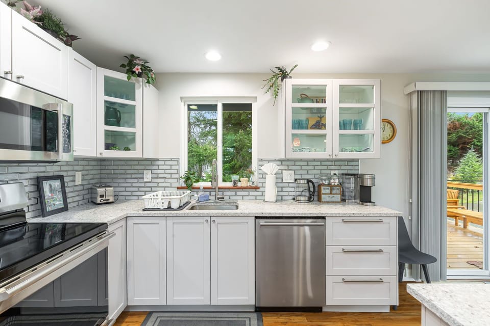 With a complete set of appliances and tools for real cooking. Whether you’re reheating or roasting, this kitchen can handle it.