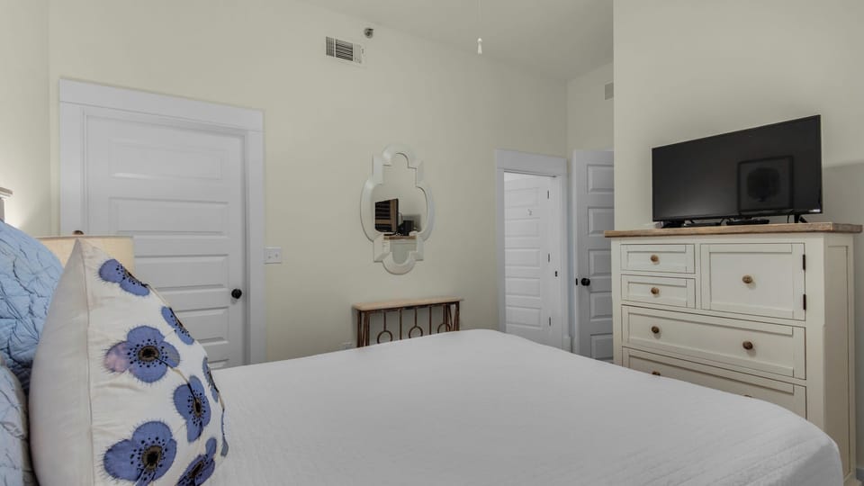 Redfish Village M-2 422 - Deja Blue Bedroom 3