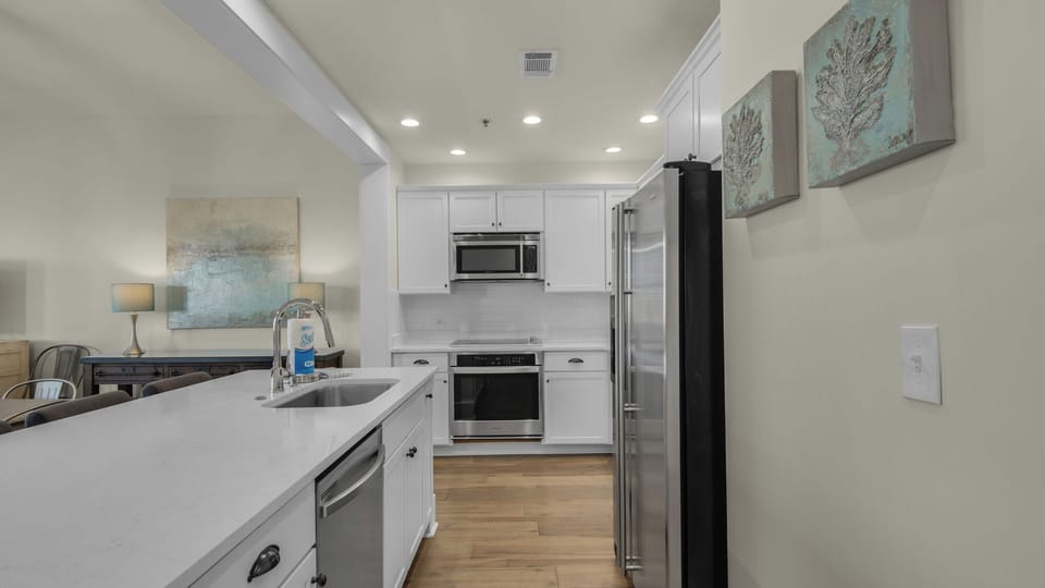 Redfish Village M-2 422 - Deja Blue Kitchen area