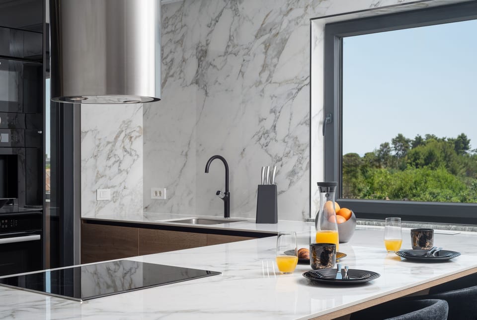 Luxury Apartment, Non Smoking, Sea View | Private kitchen | Full-size fridge, microwave, oven, stovetop