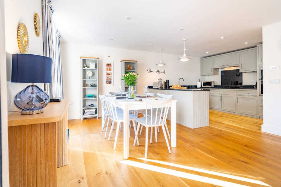 Ground floor: Enter in to the open-plan living area