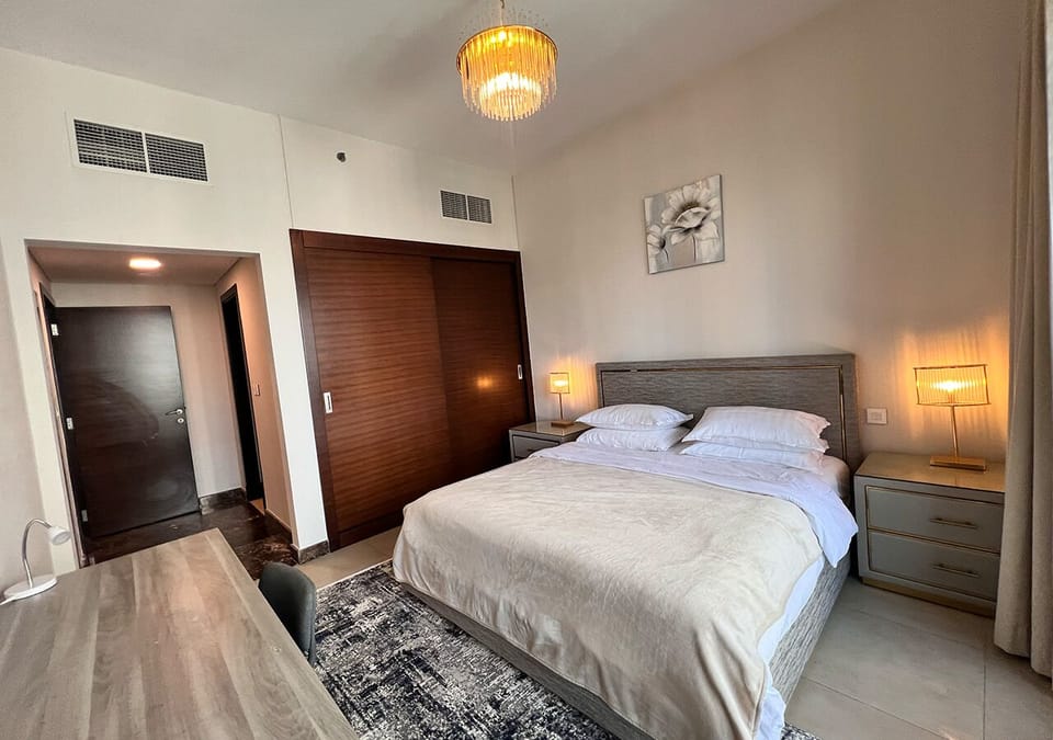 Sparkle Tower | Elegant 1-Bedroom Apartment in Dubai Marina