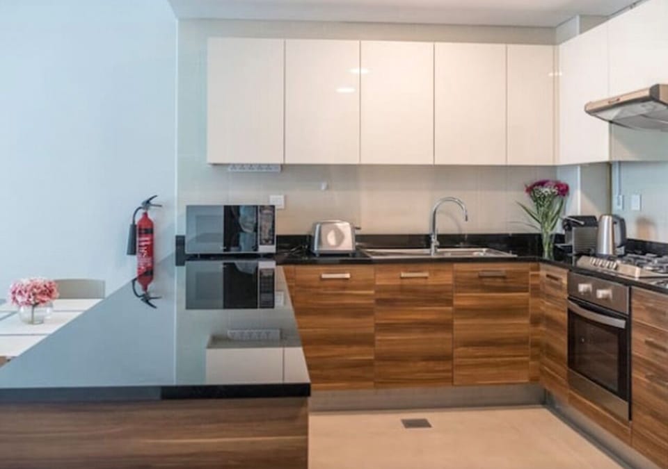 Sparkle Tower | Elegant 1-Bedroom Apartment in Dubai Marina