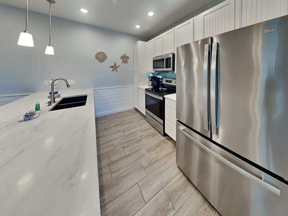 Full Kitchen - Stainless Steel Appliances - First Floor